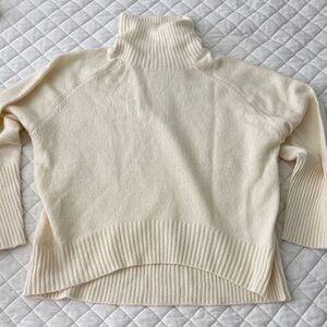 Women’s Cozy Cream Turtleneck Sweater NWOT Boutique Sz Large